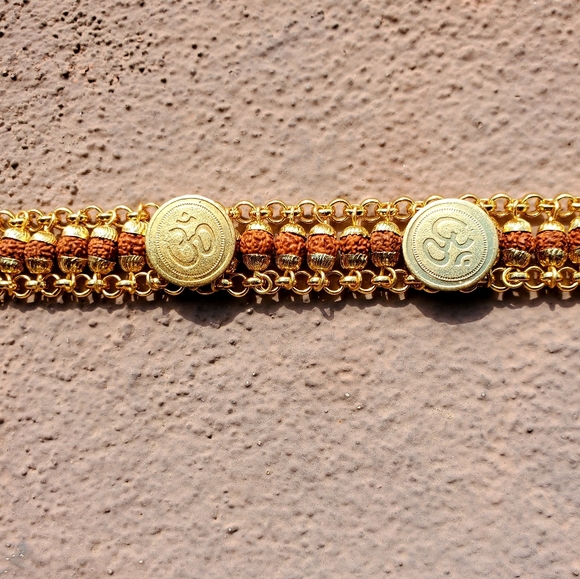 New Om Gold Coin Bodhi Seed Bracelet. - Picture 6 of 10